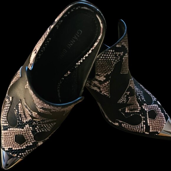 Women Gianni Bini snakeskin print pointed toe, chunk style heel dress boot - Picture 3 of 7